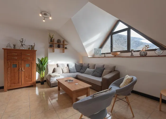 St Marie De Campan سانت-ماري-دي-كامبان